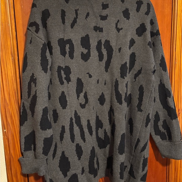 MEROKEETY Black and Grey Leopard Print Cardigan EUC - Picture 4 of 4